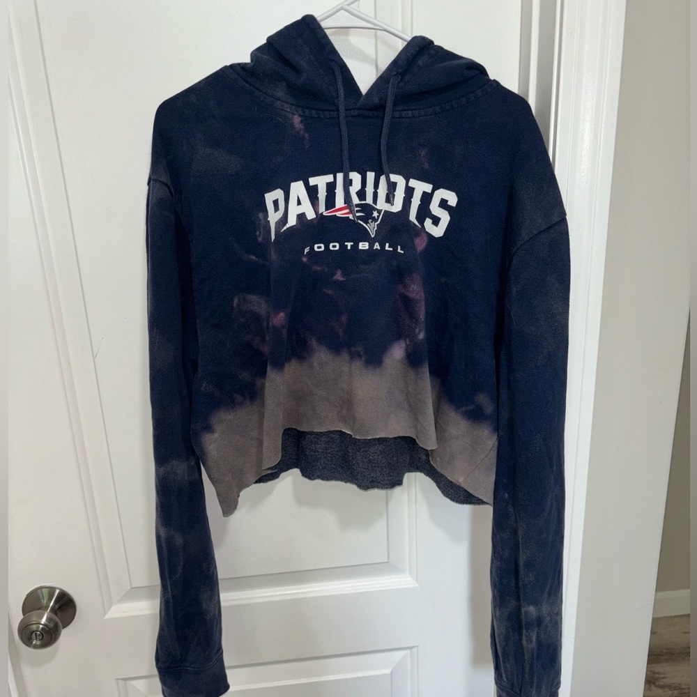 Women’s Cropped Patriots Sweatshirt